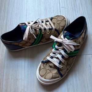 Authentic coach shoes size 8.5